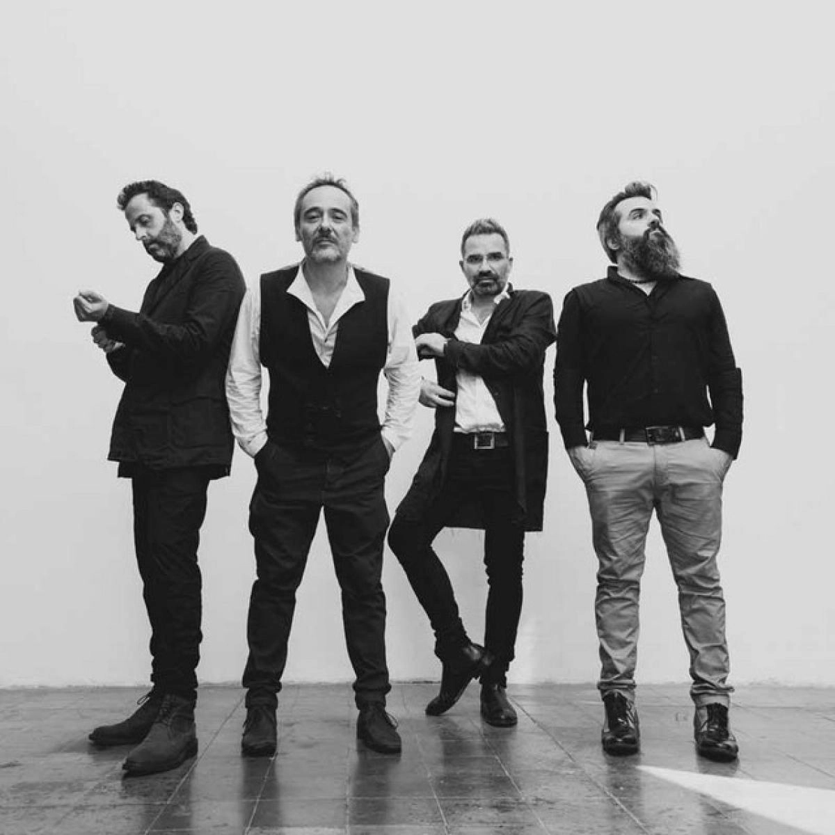 Love Of Lesbian at Mamba Tickets